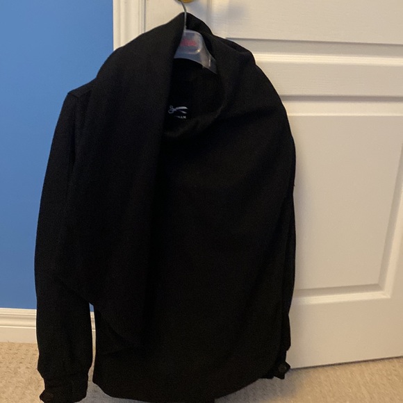 Black midthigh wool coat. Wrap style with built in scarf attached. - Picture 3 of 4